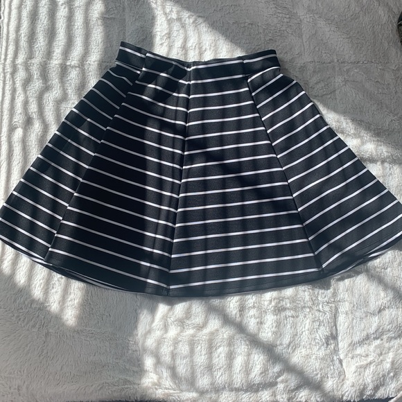 {Decree} High Waisted Skirt - Picture 2 of 7